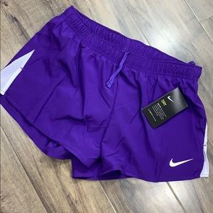 NIKE Women’s running shorts with Dri-Fit Technolog